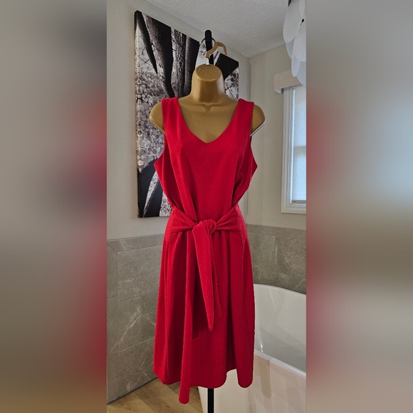 Leslie Fay Dresses & Skirts - Leslie Fay Red Sleeveless Cocktail Dress Size 10